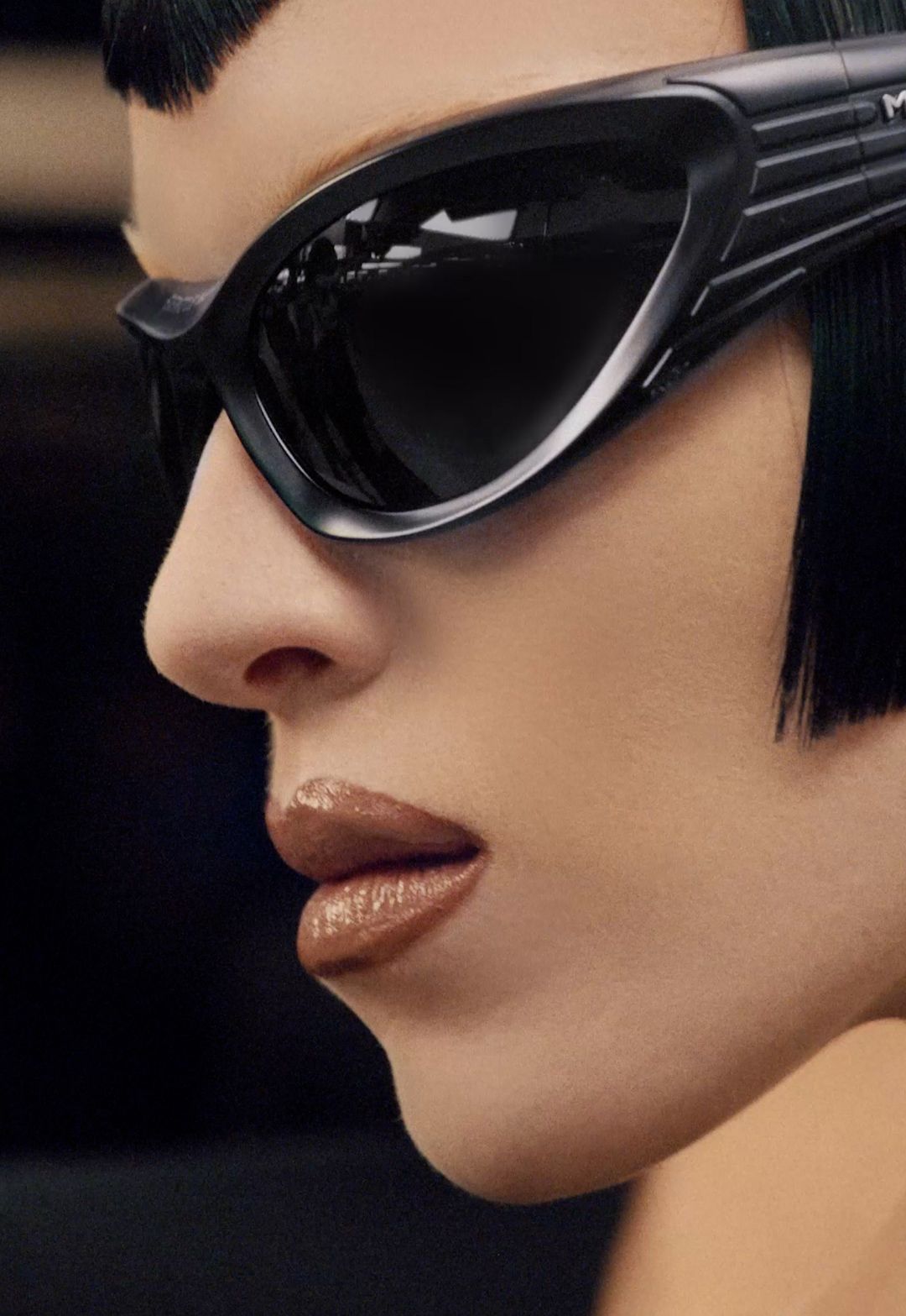 GENTLE MONSTER MUGLER ブラックサングラス Gentle Monster x Mugler Spiral 01 Sunglasses in Black Gentle